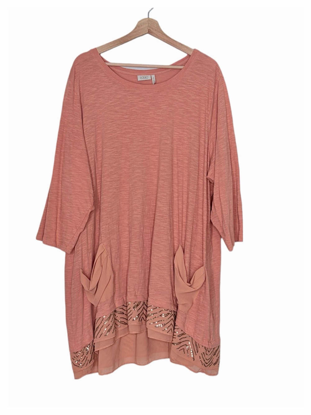 LOGO by Lori Goldstein Dusty Coral Tunic Top
3/4 Sleeves Sequin Hem Size: 3X